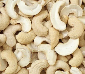 Cashew Nuts peeled.png